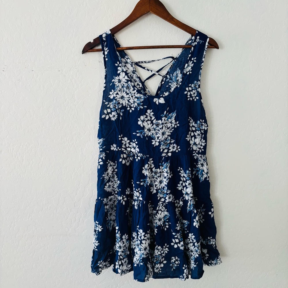 En Crème Blue Floral Mini Dress Size Small Lace-Up Detail Flowy Feminine Small